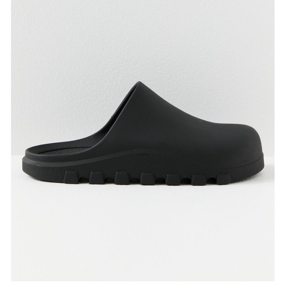 FP Movement Chunky Black Slip-On Clogs - Picture 3 of 8